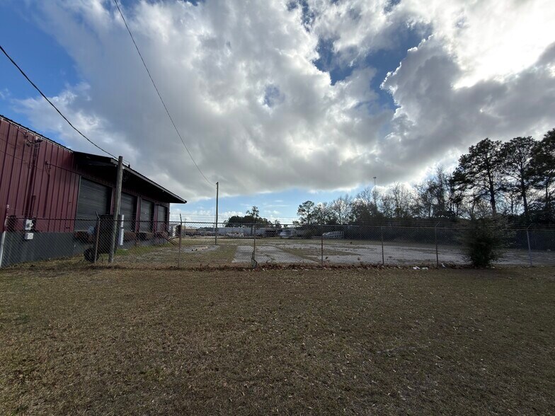 More Photos Of 4020 Jefferson Ave, Moss Point Distribution For Lease