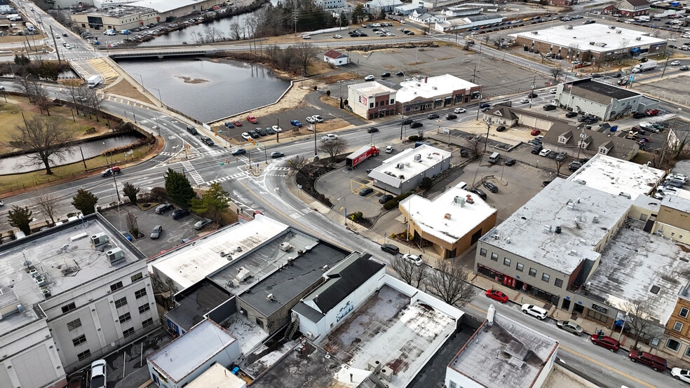 More Photos Of 24 Main St, Toms River Bank For Lease