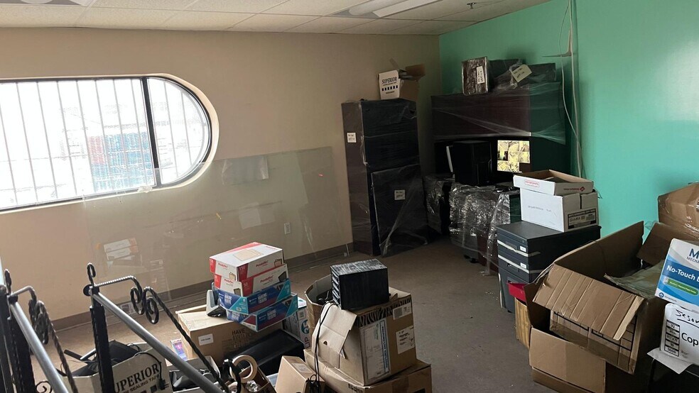 More Photos Of 820 Gladys Ave, Los Angeles Warehouse For Lease