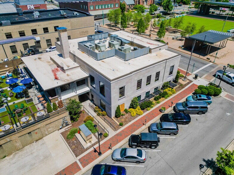 Primary Photo Of 131 Strawberry Aly, Clarksville General Retail For Lease