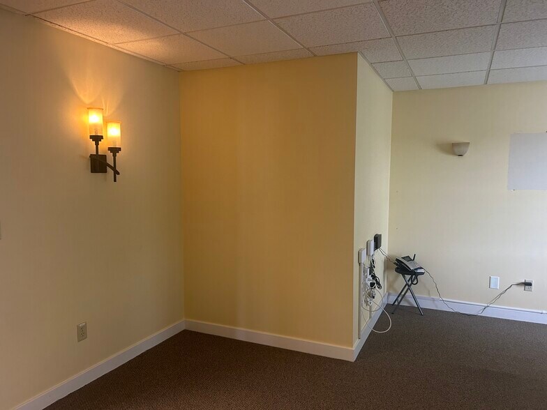 More Photos Of 413 Alfred Rd, Biddeford Office For Lease