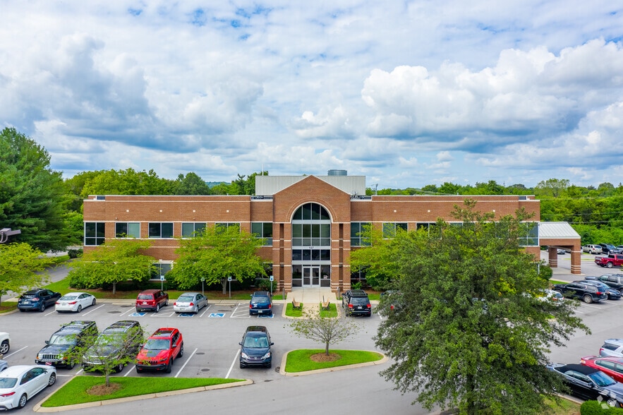 More Photos Of 107 Glen Oak Blvd, Hendersonville Medical For Lease