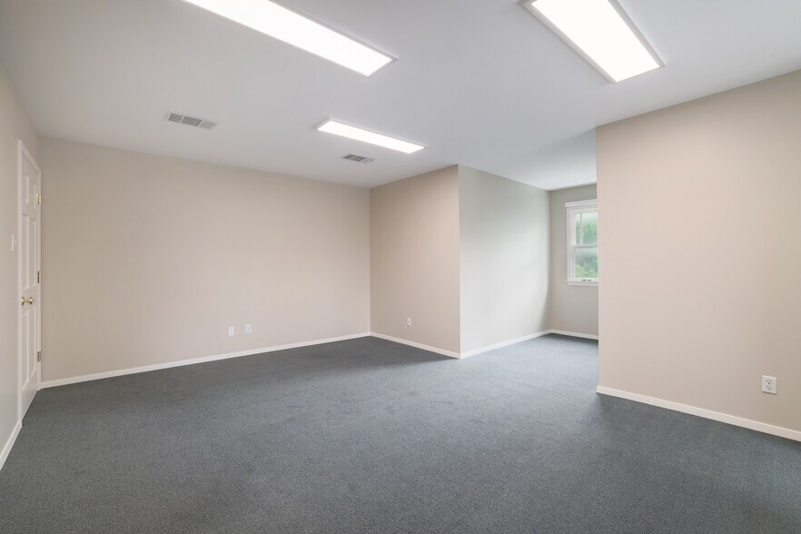 More Photos Of 602 W 13th St, Austin Office For Lease