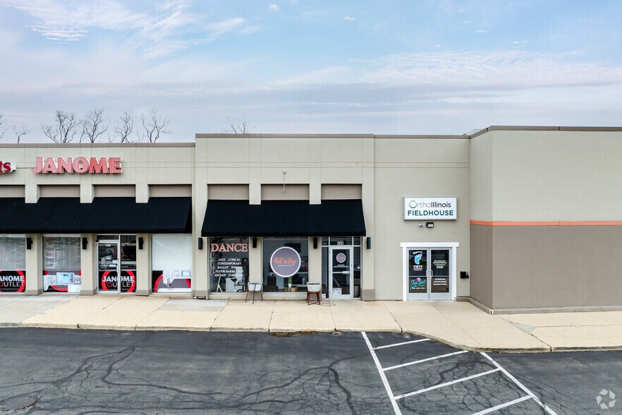 More Photos Of 180-200 S Western Ave, Carpentersville Unknown For Lease