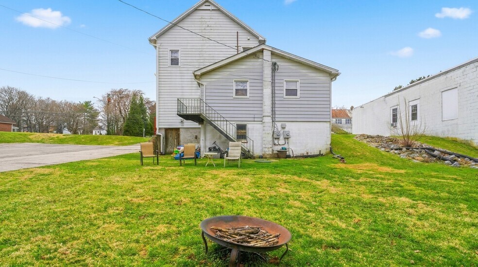 More Photos Of 16708 Frederick Rd, Mount Airy General Retail For Sale