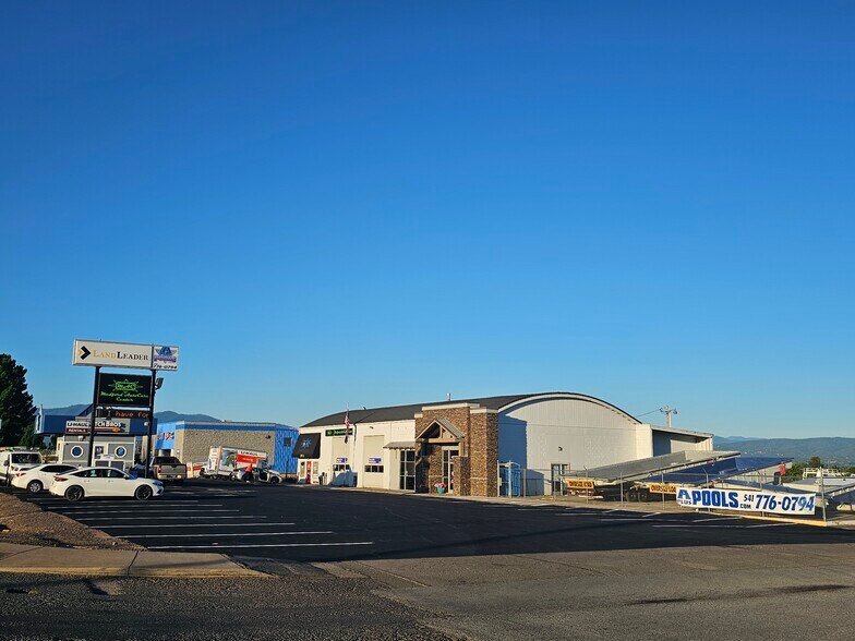 More Photos Of 3811 Crater Lake Hwy, Medford Warehouse For Sale