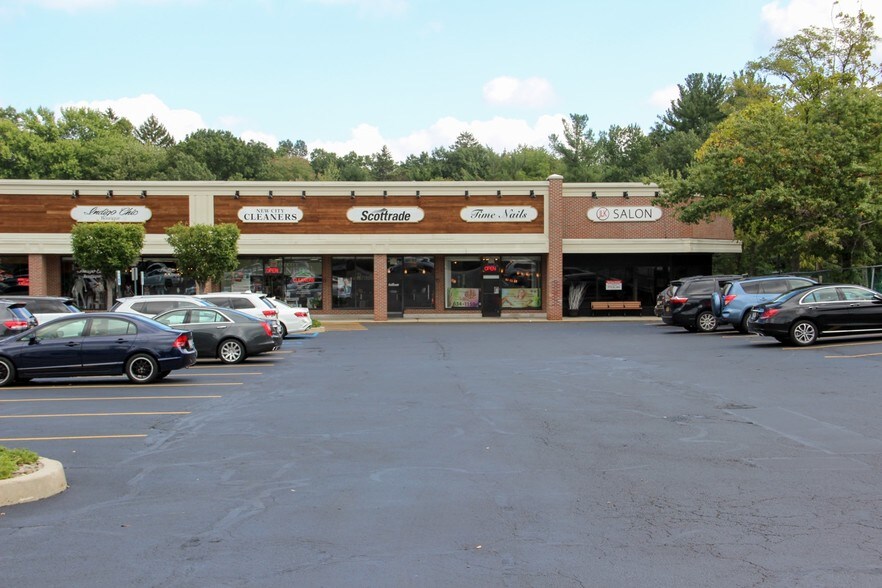 More Photos Of 272-300 S Main St, New City Storefront For Lease