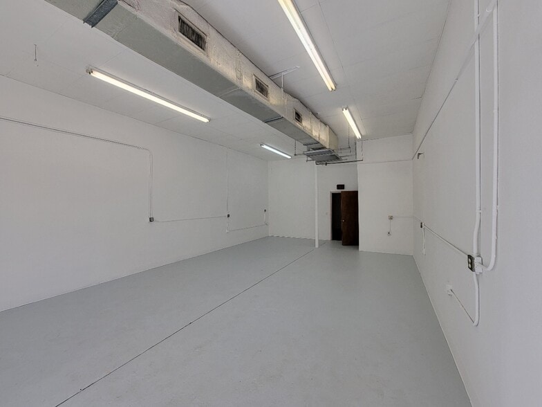More Photos Of 9225 Ulmerton Rd, Largo Light Distribution For Sale
