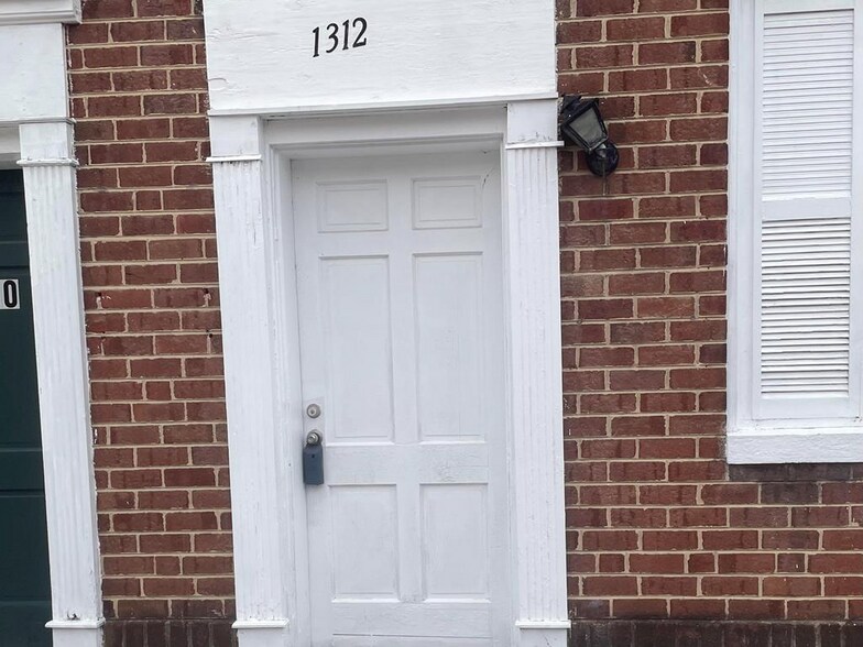 More Photos Of 1312-1314 2nd St, Richlands Office For Sale