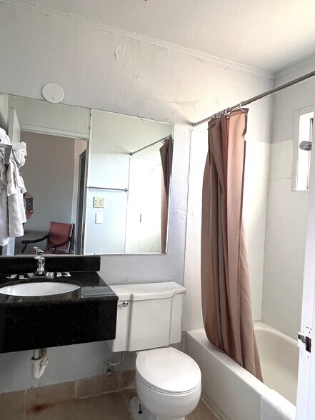 More Photos Of 1709 W Historic Highway 66, Gallup Hospitality For Sale