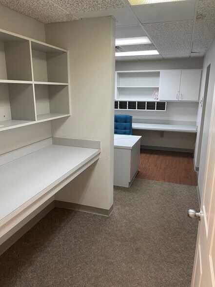 More Photos Of 301 S Southeast Loop 323, Tyler Showroom For Lease