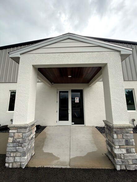 More Photos Of 4708 Lena Rd, Bradenton Warehouse For Sale