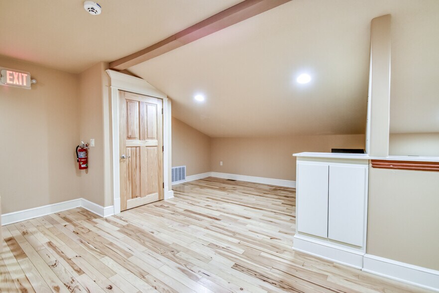 More Photos Of 4199 Main St, Perry Flex For Sale