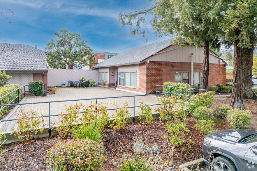More Photos Of 10011 N Foothill Blvd, Cupertino Medical For Sale