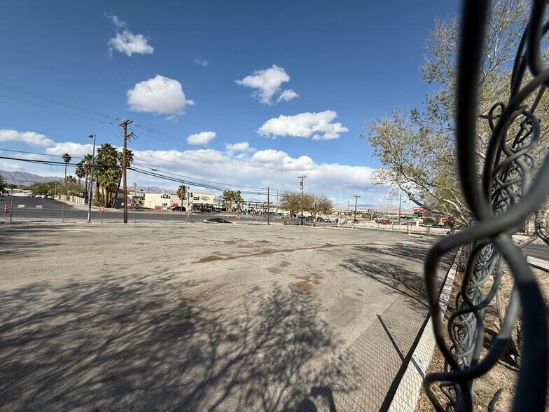 More Photos Of 110 Elliott, Las Vegas Land For Lease