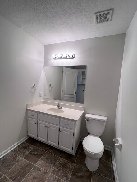 More Photos Of 3005-3033 S Shrank Cir, Independence Apartments For Sale