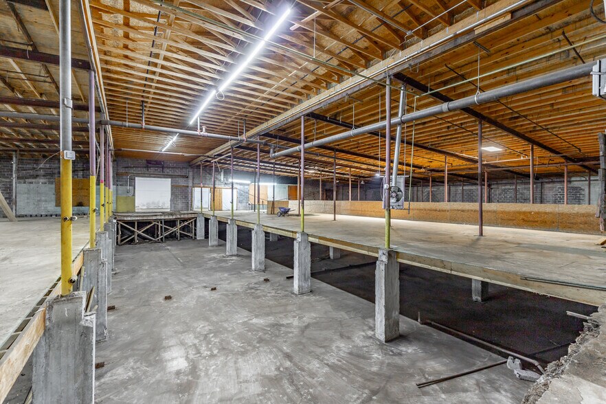 More Photos Of 406 4th Ave, Dalton Manufacturing For Sale