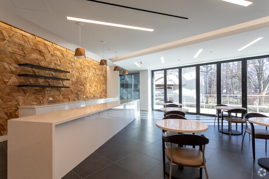 More Photos Of 2000 Corporate Ridge Rd, McLean Office For Lease