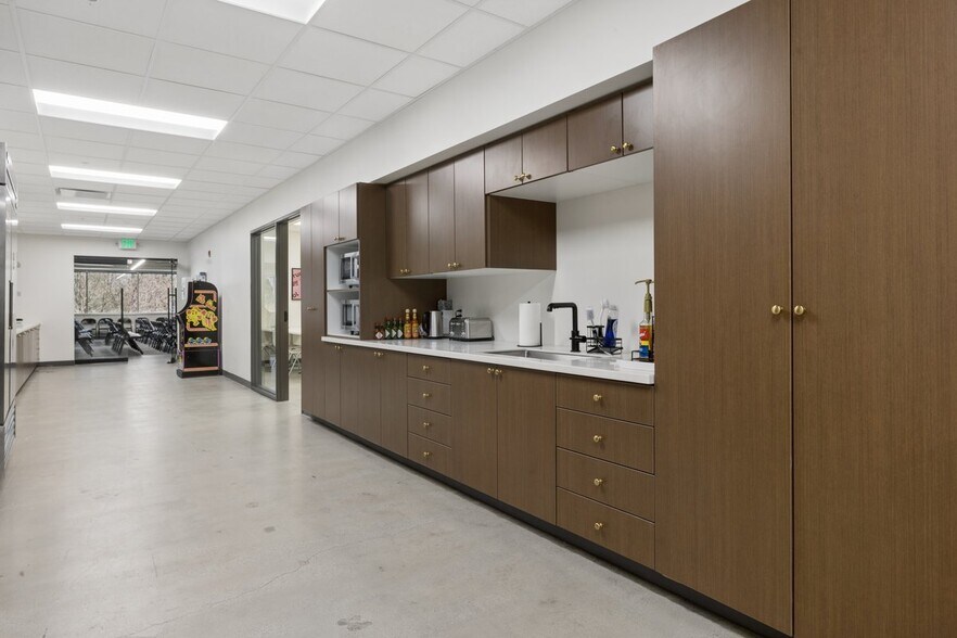 More Photos Of 1712 S East Bay Blvd, Provo Unknown For Lease