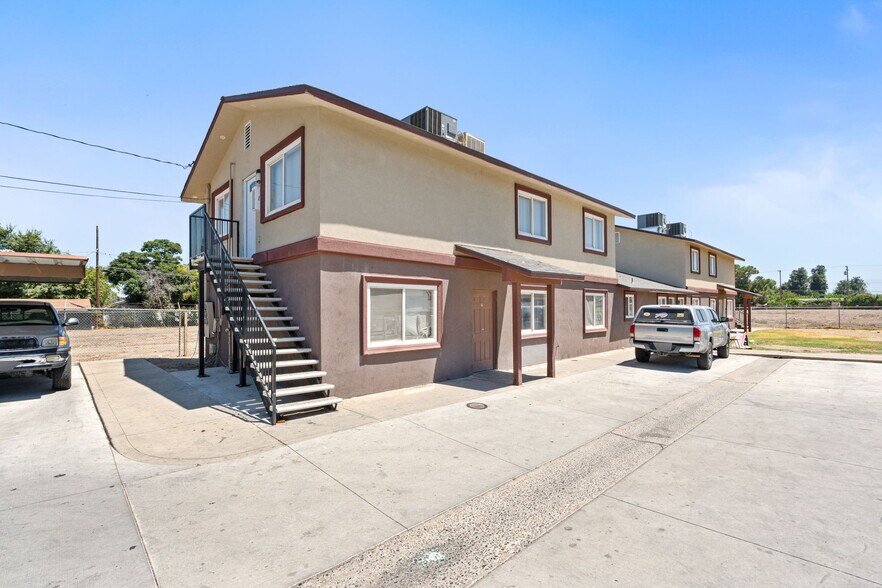 More Photos Of 1021 N Leslie St, Visalia Apartments For Sale