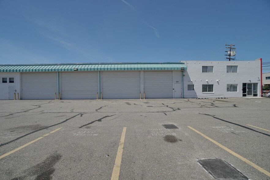 Primary Photo Of 2196 American Ave, Hayward Warehouse For Lease