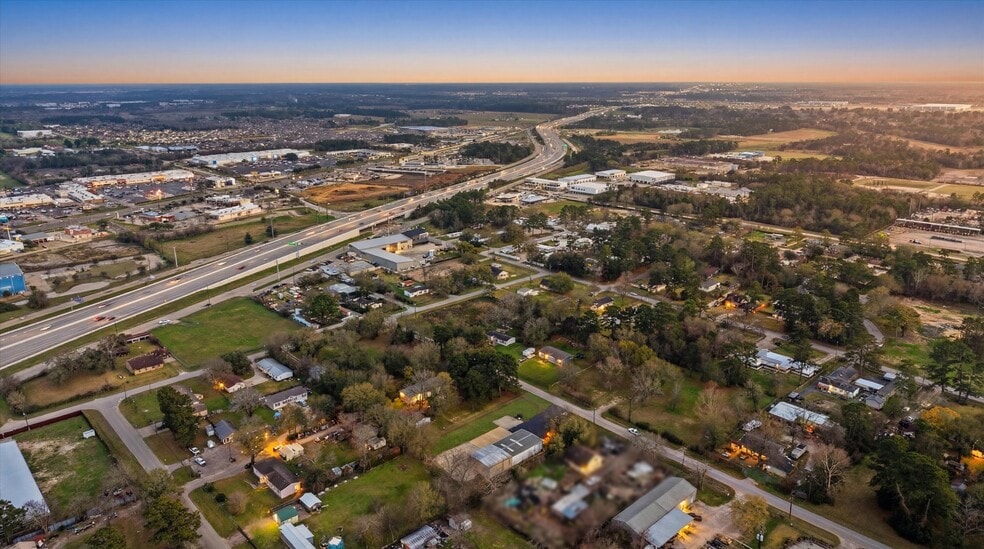 More Photos Of 14102 Pine Meadow Ln, Tomball Warehouse For Lease