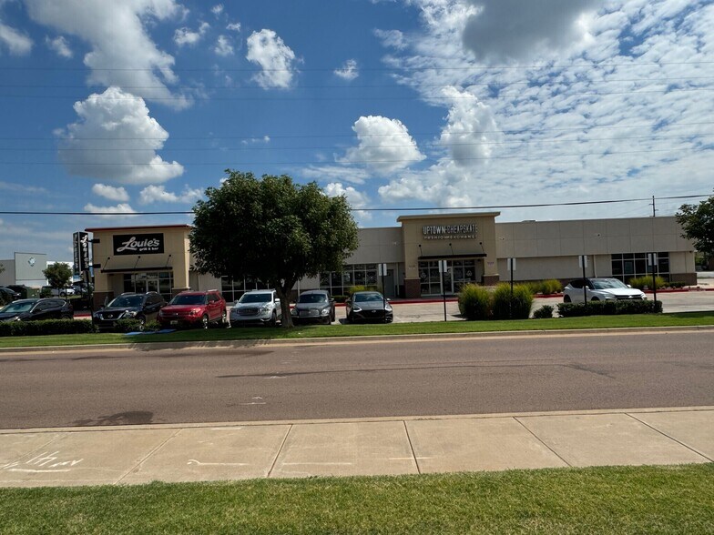 More Photos Of 5625 SE 15th St, Midwest City General Retail For Sale