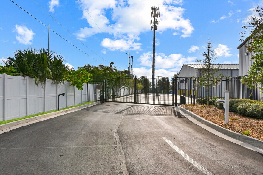 More Photos Of 757 Saint Johns Bluff Rd N, Jacksonville Warehouse For Sale