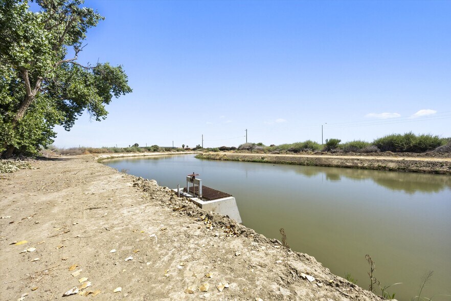 More Photos Of 8661 Herring Rd, Bakersfield Land For Sale
