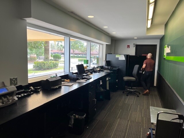 More Photos Of 3325 W Hillsboro Blvd, Deerfield Beach Bank For Lease