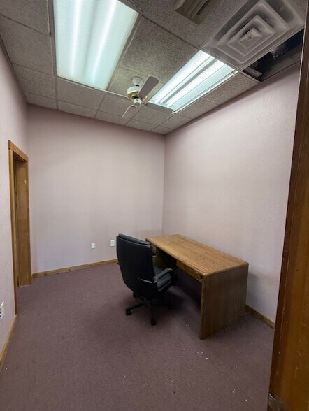 More Photos Of 5736 S Texas Ave, Orlando Office For Lease