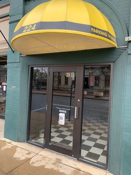 More Photos Of 224-226 W Michigan Ave, Ypsilanti Apartments For Lease