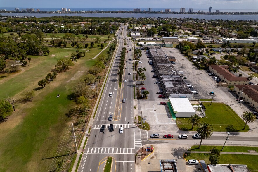 More Photos Of 599 Beville Rd, Daytona Beach General Retail For Sale