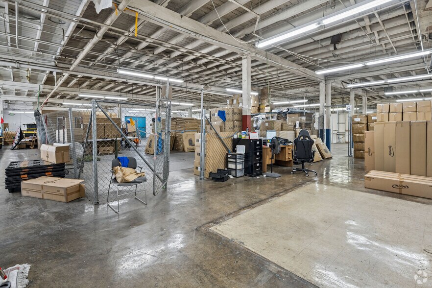 More Photos Of 4383 Fruitland Ave, Vernon Manufacturing For Sale
