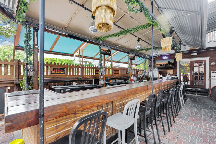 More Photos Of 4 Charles St, Key West Specialty For Lease