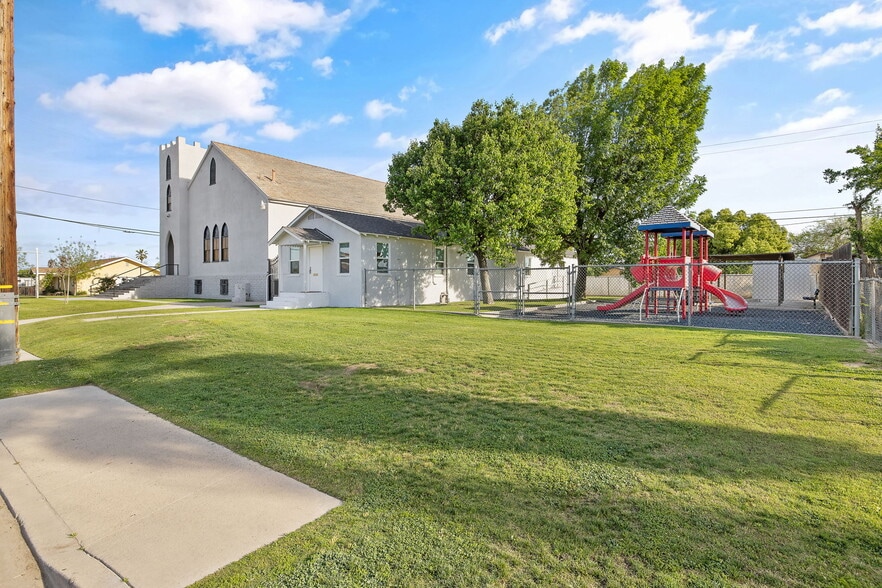 More Photos Of 401 W Lerdo Hwy, Shafter Religious Facility For Sale