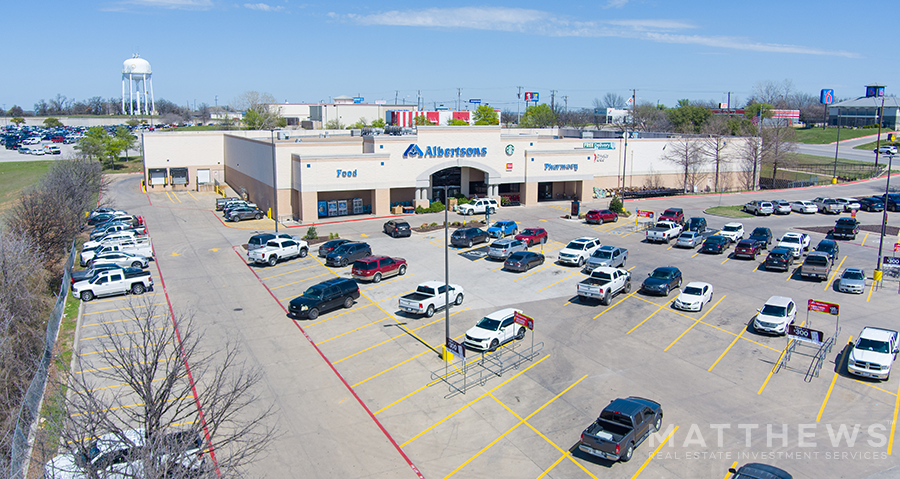 Primary Photo Of 480 NW Parkway St, Azle Supermarket For Sale