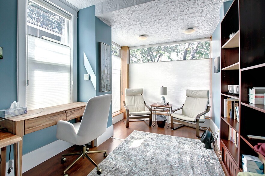 More Photos Of 1909 17th Ave SW, Calgary Office For Sale