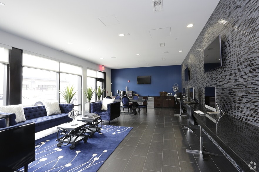 More Photos Of 1720 Central St, Evanston Apartments For Lease