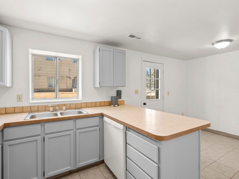 More Photos Of 268-408 1220 South St, Vernal Apartments For Sale