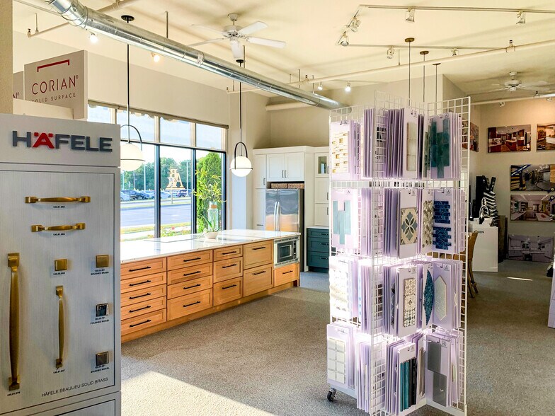 More Photos Of 3636 S 108th St, Milwaukee Freestanding For Sale