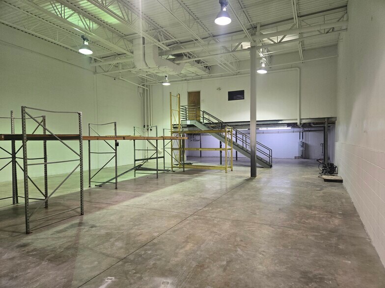 More Photos Of 14 Crozerville Rd, Aston Township Light Distribution For Lease