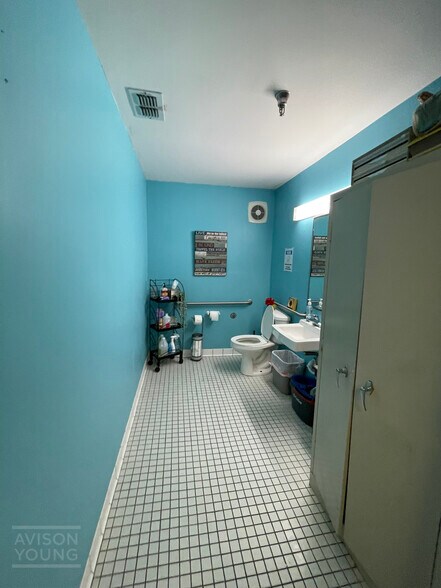 More Photos Of 300 Franklin St, Ocoee Office For Sale