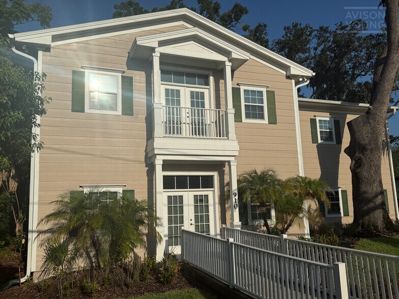 More Photos Of 910 N Fern Creek Ave, Orlando Office Residential For Lease