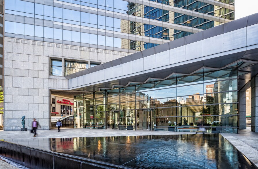 More Photos Of 515 N State St, Chicago Office For Lease