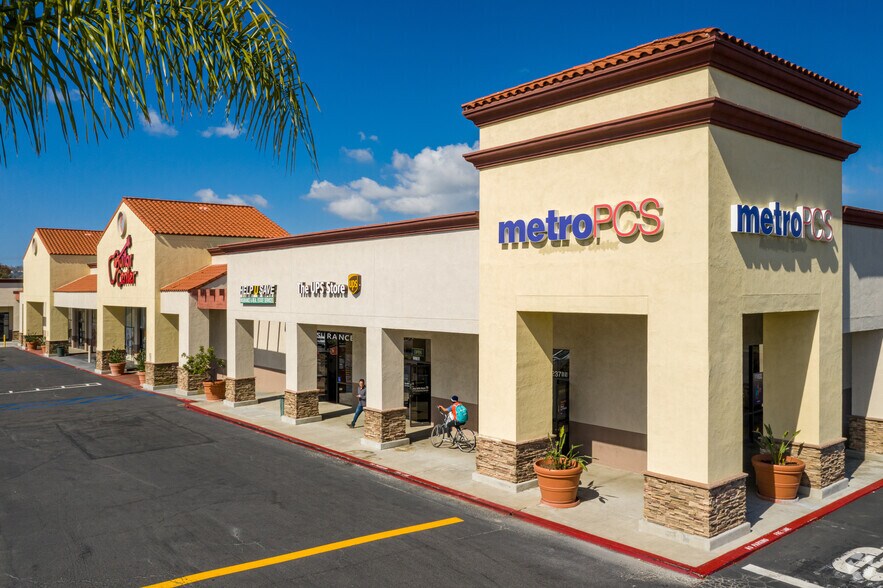 More Photos Of 23815-23831 El Toro Rd, Lake Forest Storefront For Lease