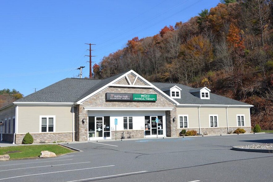 More Photos Of 870 Gordon Nagle Trl, Pottsville Storefront For Sale