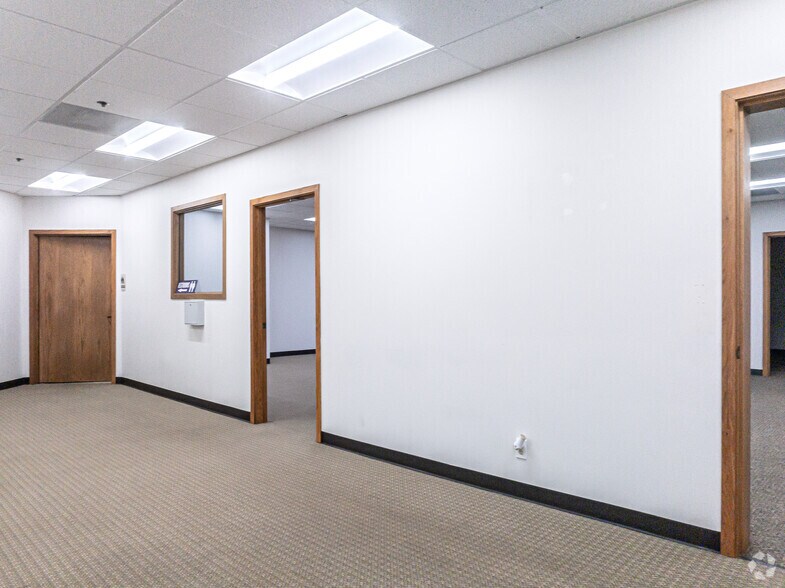 More Photos Of 2320 130th Ave NE, Bellevue Office For Lease