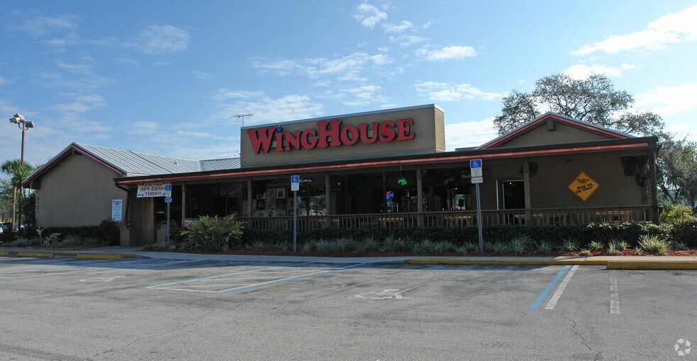 More Photos Of 2721 W International Speedway Blvd, Daytona Beach Restaurant For Lease