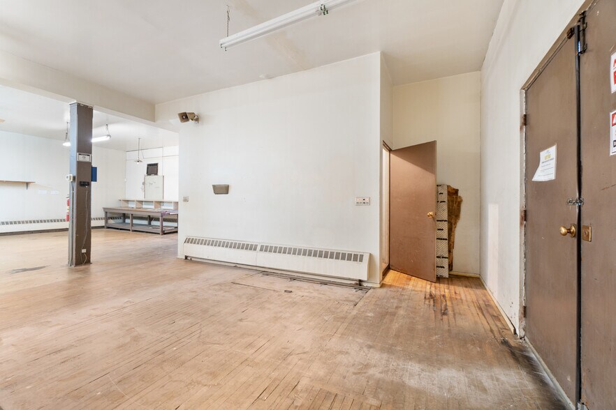 More Photos Of 132 W Pearl St, Jackson Storefront For Sale